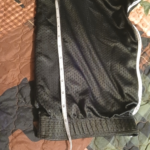 Nike Reversible Cropped Nylon Joggers - Picture 12 of 12